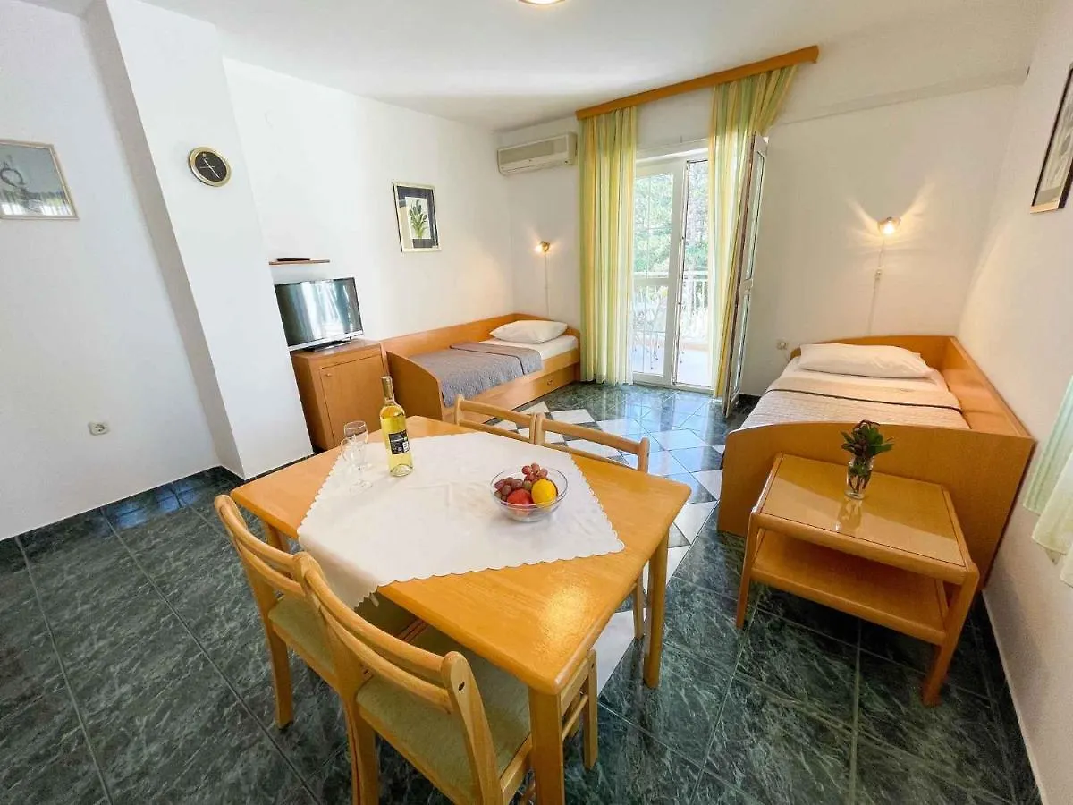 Apartments In Jadranovo 42067