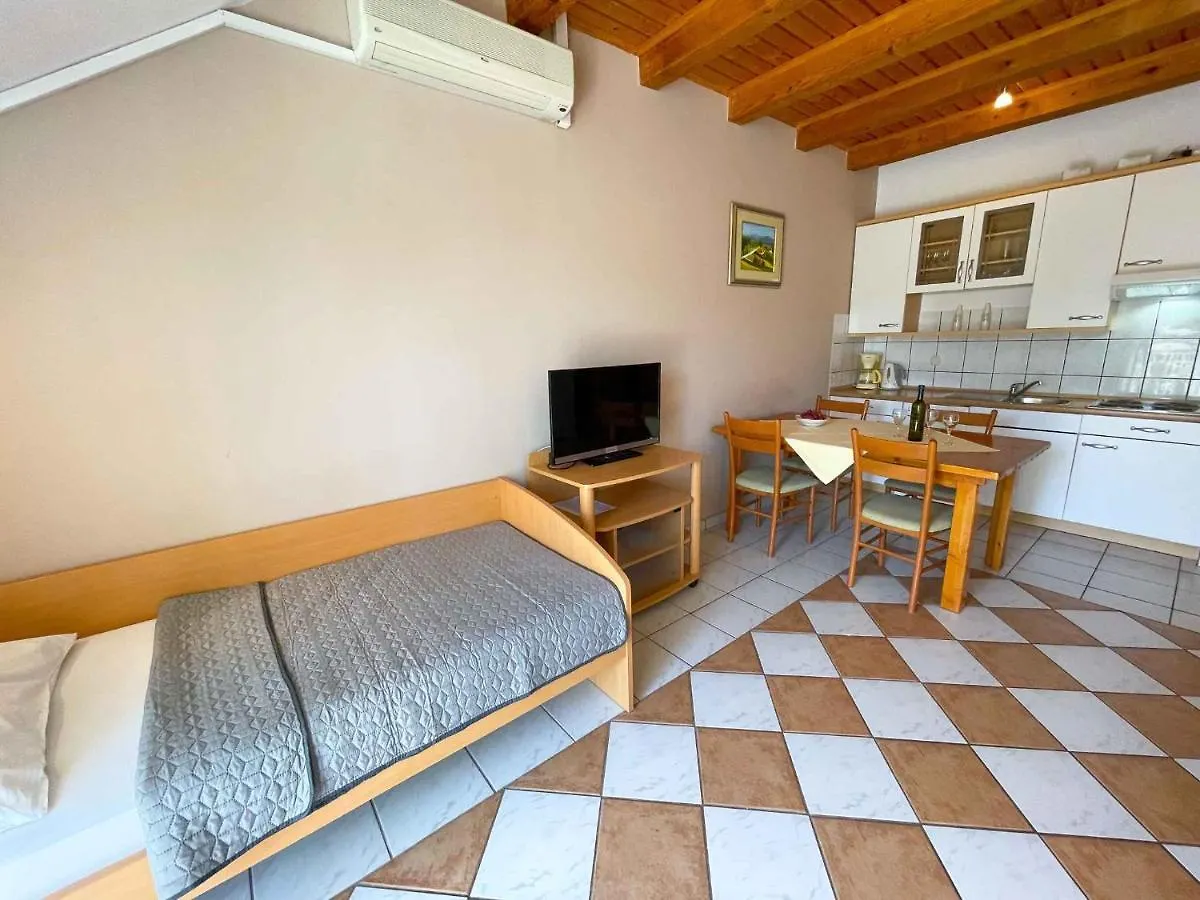 Apartments In Jadranovo 42067