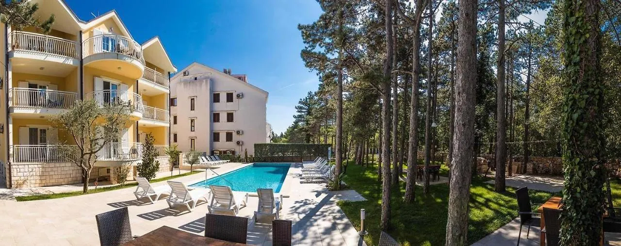 Apartments In Jadranovo 42067