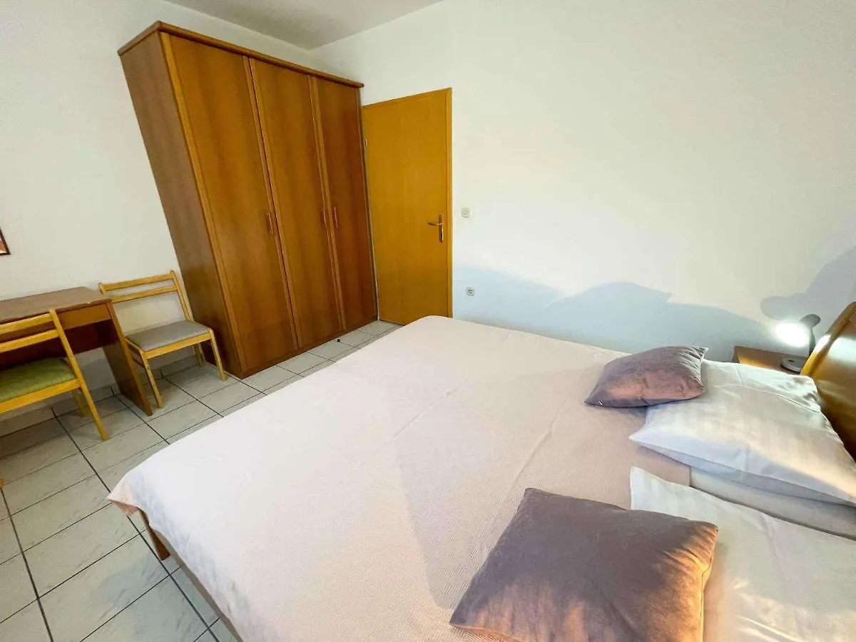 Apartments In Jadranovo 42067