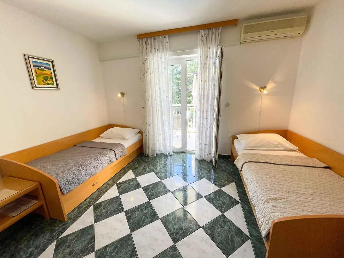 Apartments In Jadranovo 42067