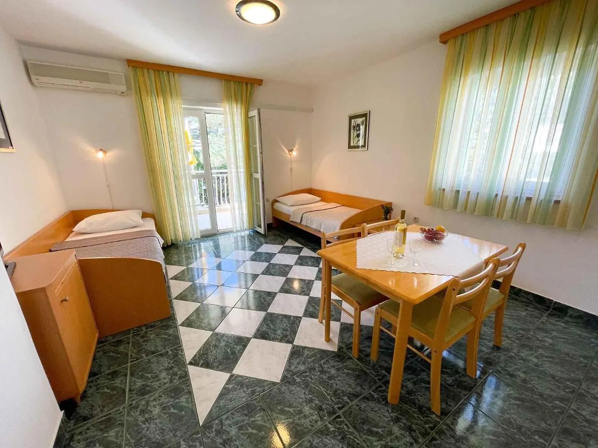 Apartments In Jadranovo 42067