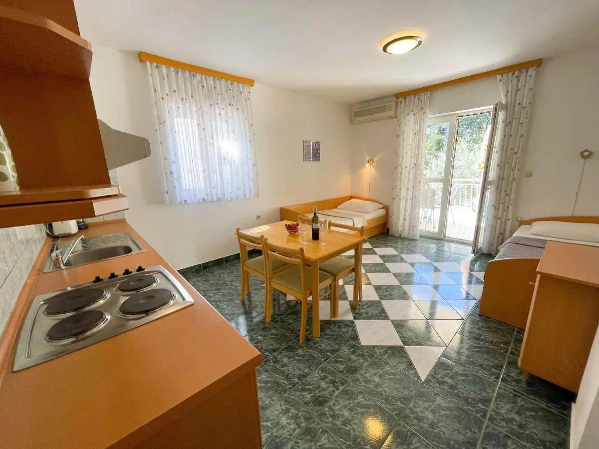 Apartments In Jadranovo 42067