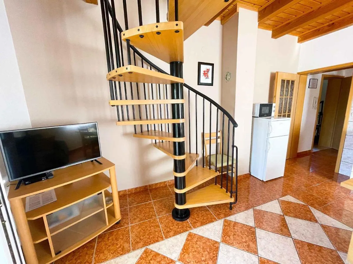 Apartments In Jadranovo 42067