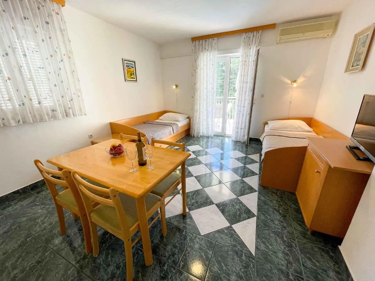 Apartments In Jadranovo 42067