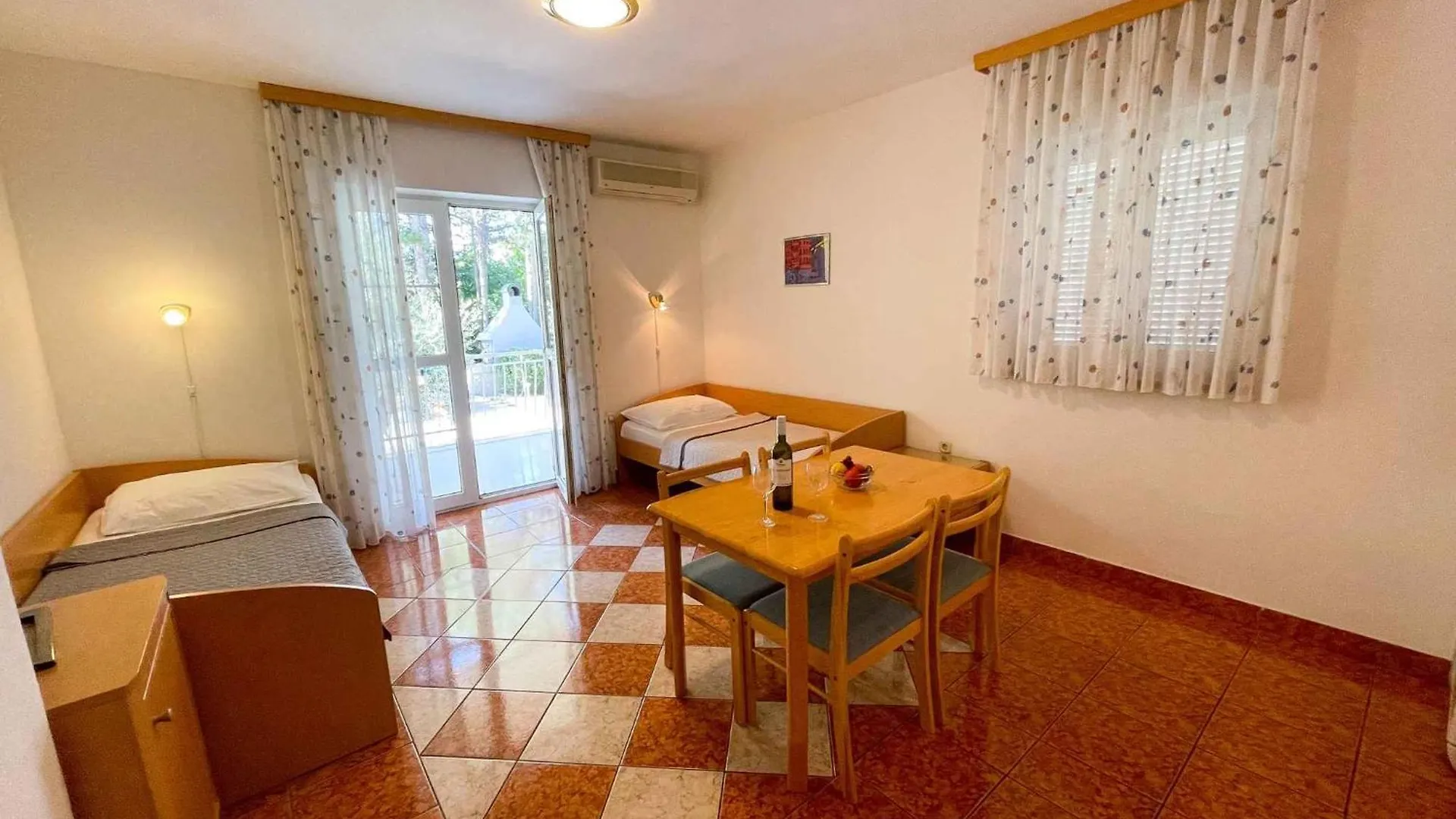 Apartments In Jadranovo 42067