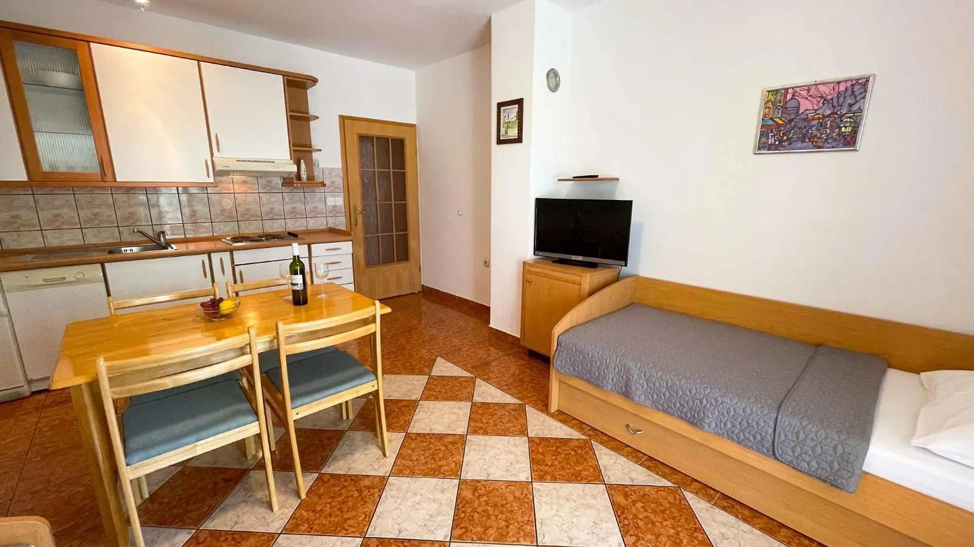 Apartments In Jadranovo 42067